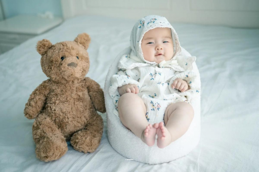 肇庆宝宝吐奶是什么原因